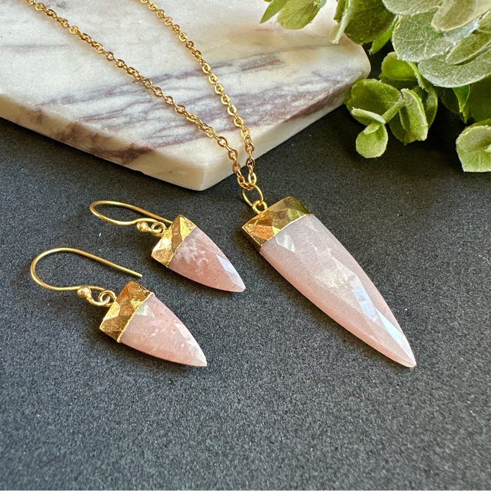 Peach Moonstone Jewelry Set Gold Necklace snd Earrings